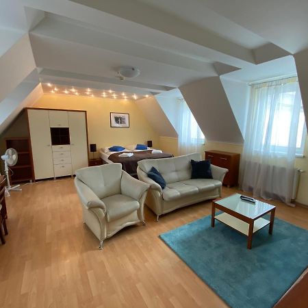Penzion Le Monde Hotel Bardejov Bagian luar foto