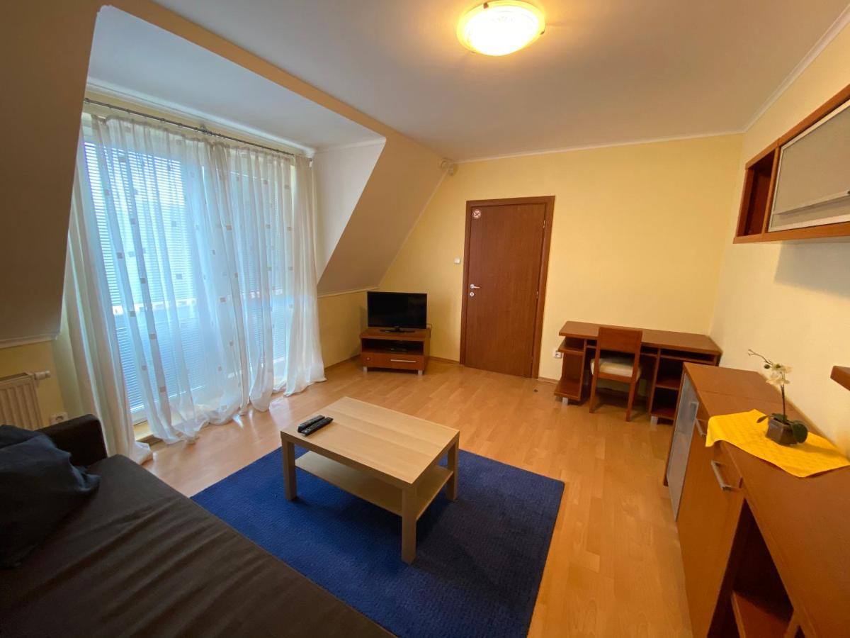 Penzion Le Monde Hotel Bardejov Bagian luar foto