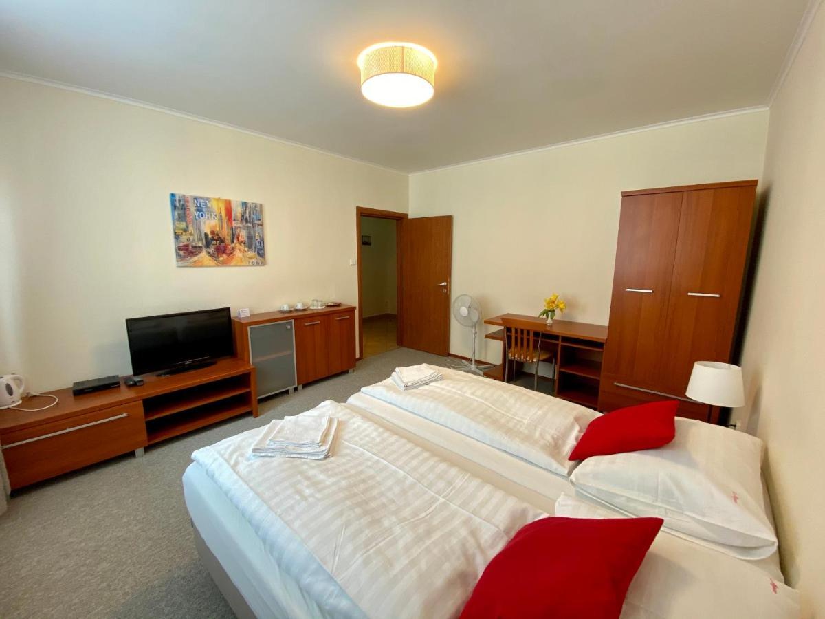 Penzion Le Monde Hotel Bardejov Bagian luar foto