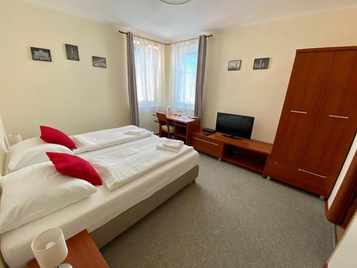 Penzion Le Monde Hotel Bardejov Bagian luar foto