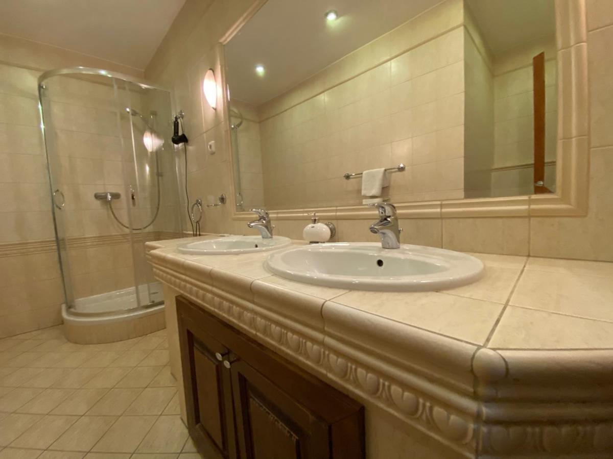 Penzion Le Monde Hotel Bardejov Bagian luar foto