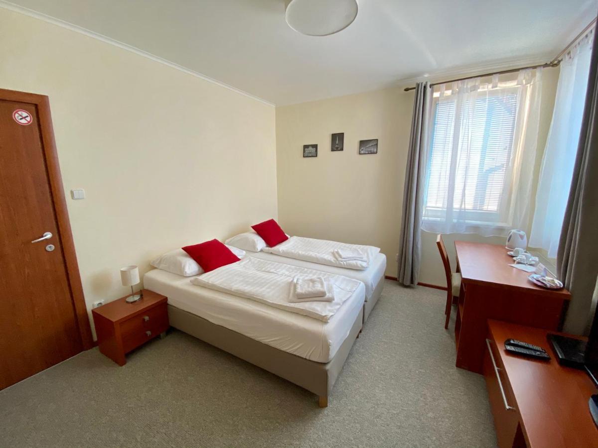 Penzion Le Monde Hotel Bardejov Bagian luar foto
