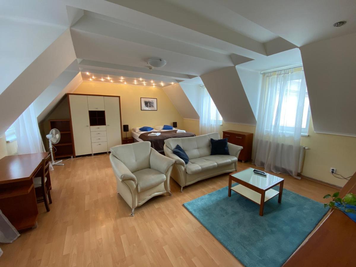 Penzion Le Monde Hotel Bardejov Bagian luar foto
