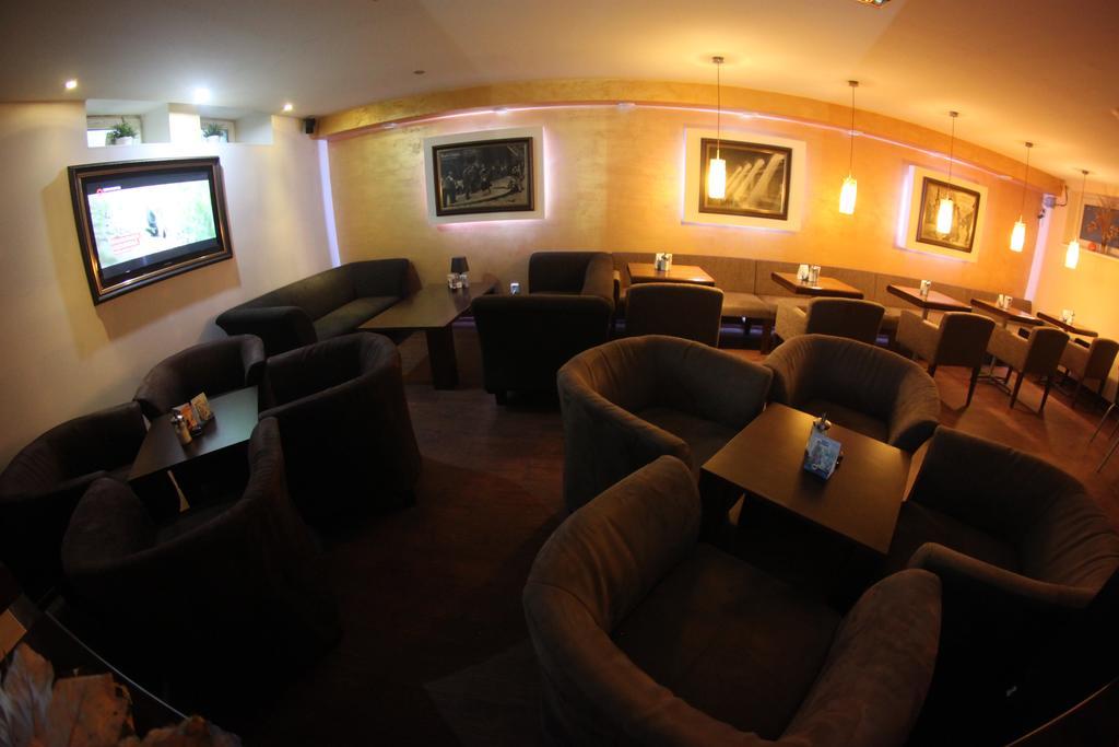 Penzion Le Monde Hotel Bardejov Bagian luar foto