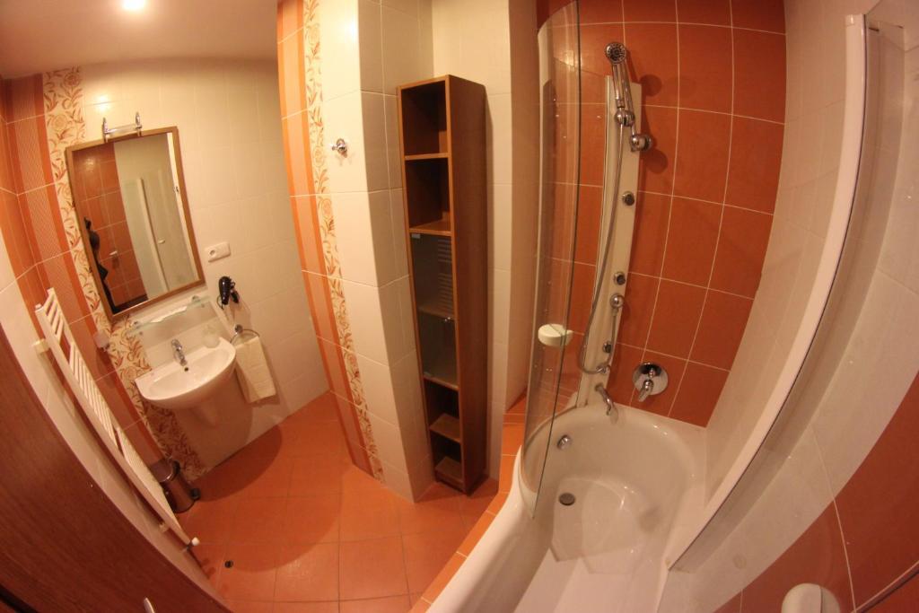 Penzion Le Monde Hotel Bardejov Bagian luar foto