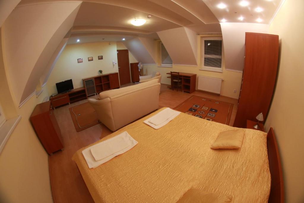 Penzion Le Monde Hotel Bardejov Bagian luar foto